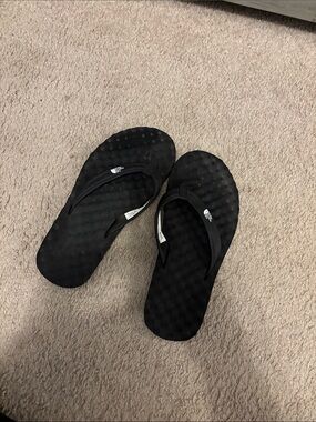 The North Face Black Textured Flip Flop Sandals